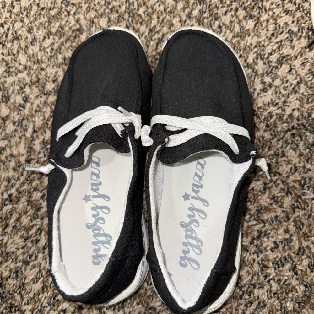 Gypsy Jazz Black and White Sneakers